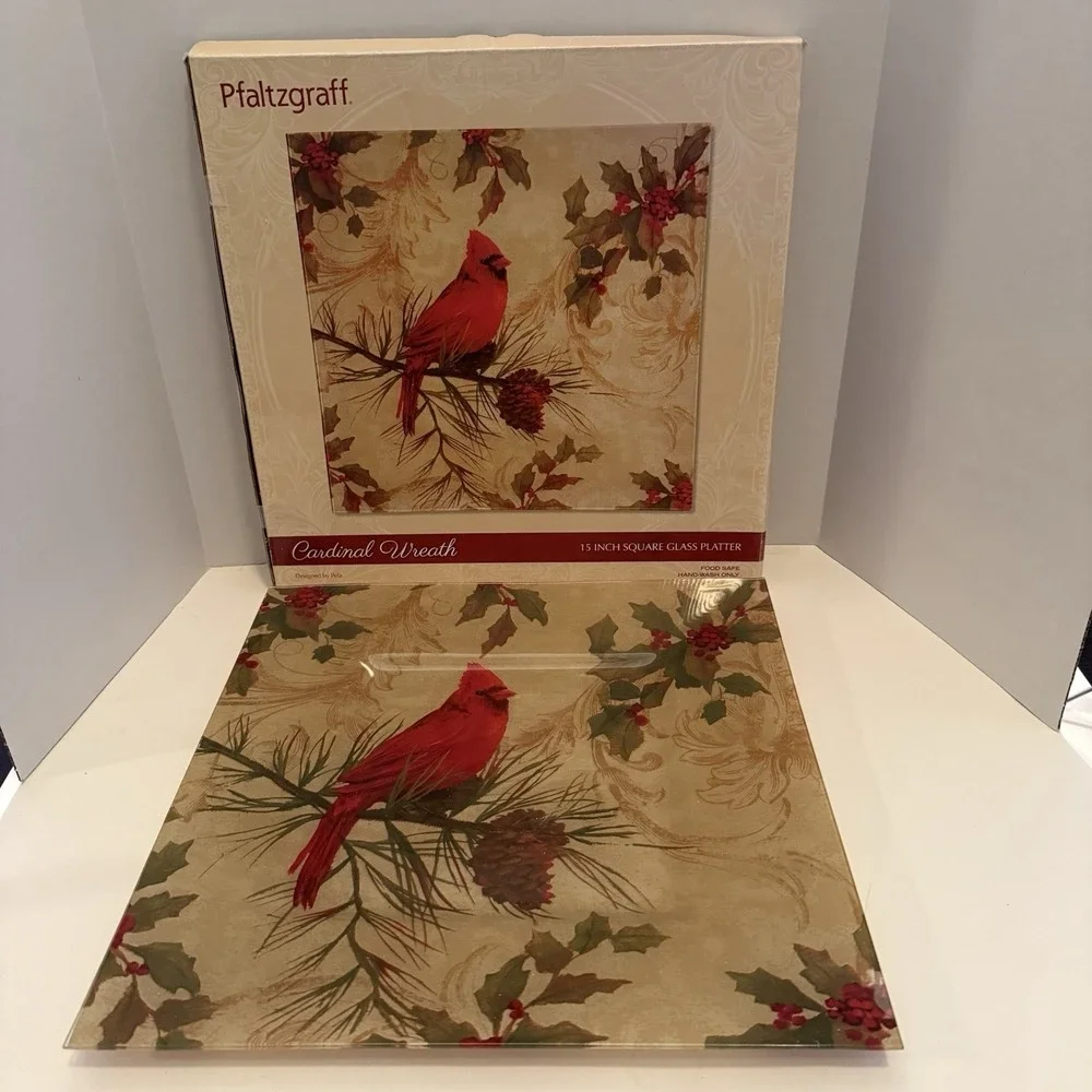 2012 Pfaltzgraff Cardinal Wreath 15' Square Glass Platter